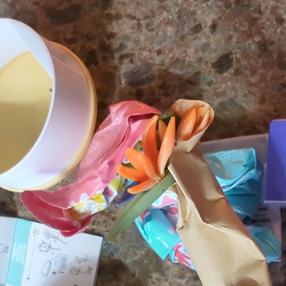 Miniverse Make it Mini Lifestyle Series 1 Birds of Paradise - Picture 2 of 2